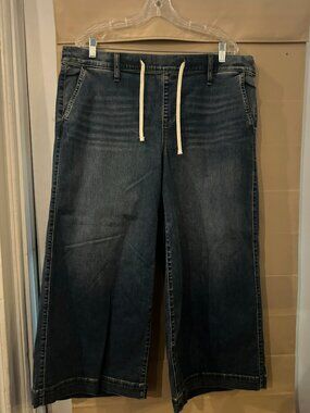 High-Rise Pull-On Drapey Crop Jean - NEW